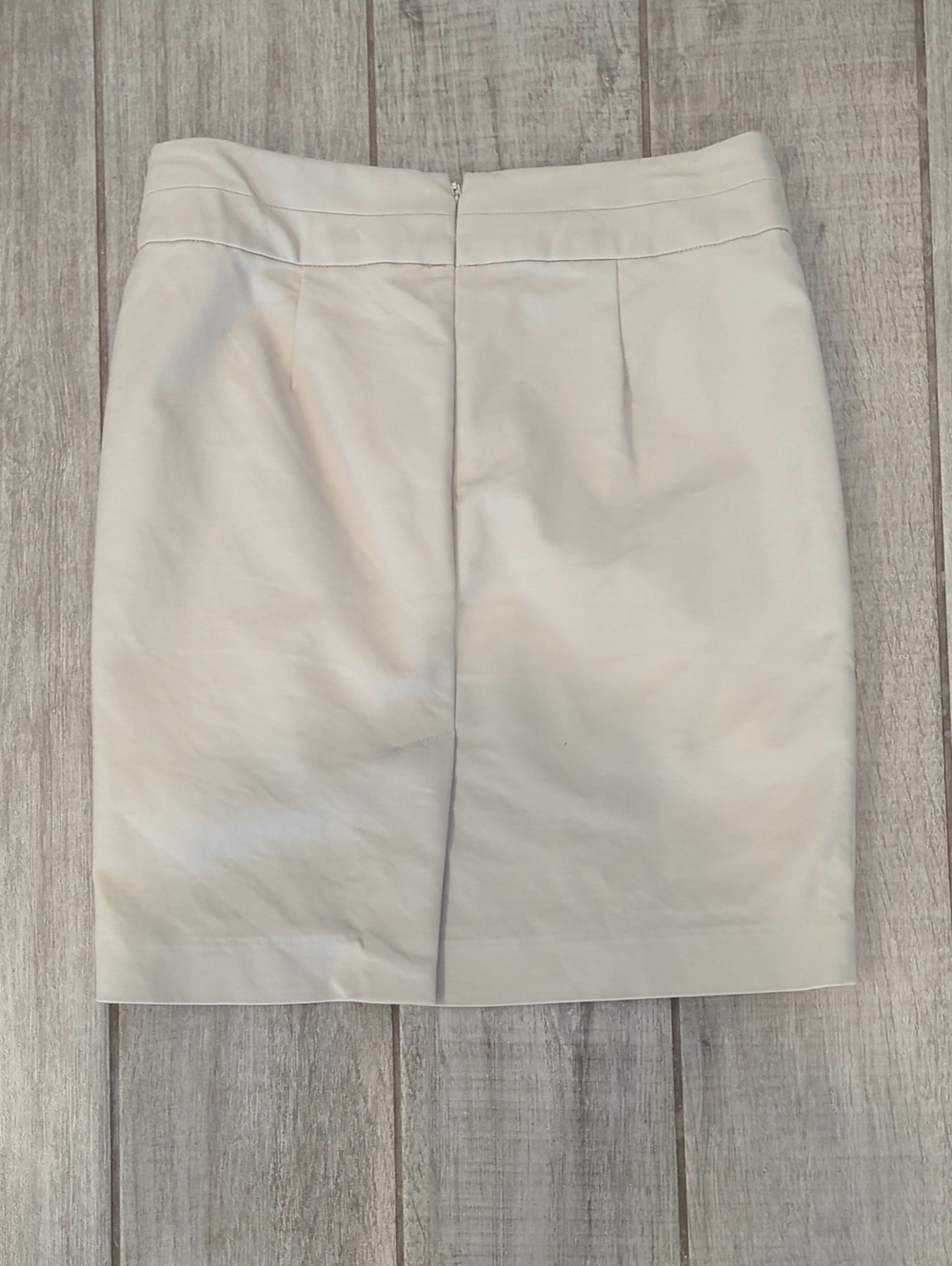 Banana Republic Cream Pencil Skirt - Tailored Workwear